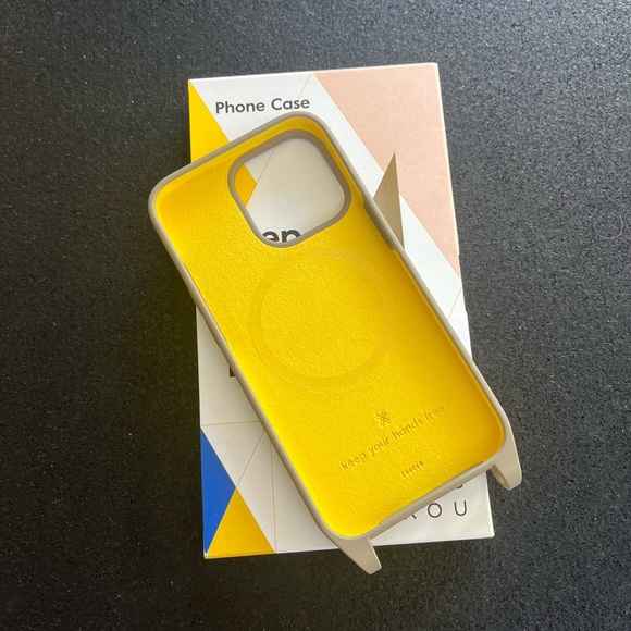 Xouxou phone case iPhone13 Pro taupe - Picture 2 of 5